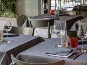 Tovaglia monouso disponibile in due misure